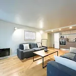 Apartment Urbanflat 89 - 3 Bedrooms Parisian *