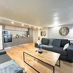 Urbanflat 89 - 3 Bedrooms Parisian *