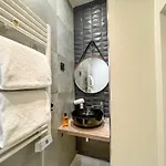 Urbanflat 89 - 3 Bedrooms Parisian Apartment Paris