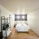 Urbanflat 89 - 3 Bedrooms Parisian Paris