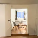Urbanflat 89 - 3 Bedrooms Parisian Apartment