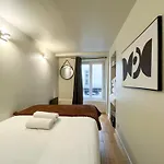 Apartment Urbanflat 89 - 3 Bedrooms Parisian *