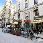 아파트 Urbanflat 89 - 3 Bedrooms Parisian 파리