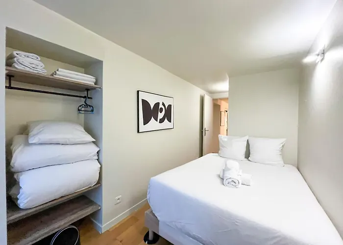 Apartament Urbanflat 89 - 3 Bedrooms Parisian Paryż