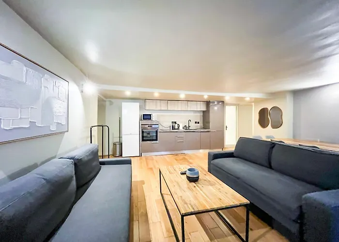 Apartament Urbanflat 89 - 3 Bedrooms Parisian *