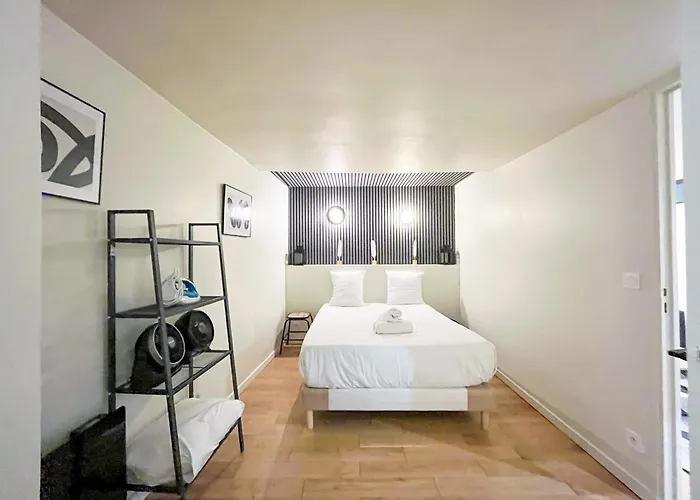 Urbanflat 89 - 3 Bedrooms Parisian Paryż