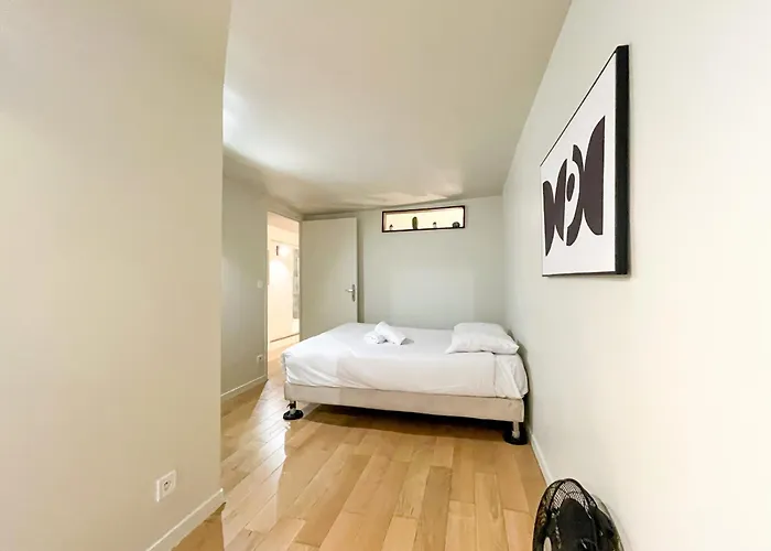 Apartament Urbanflat 89 - 3 Bedrooms Parisian